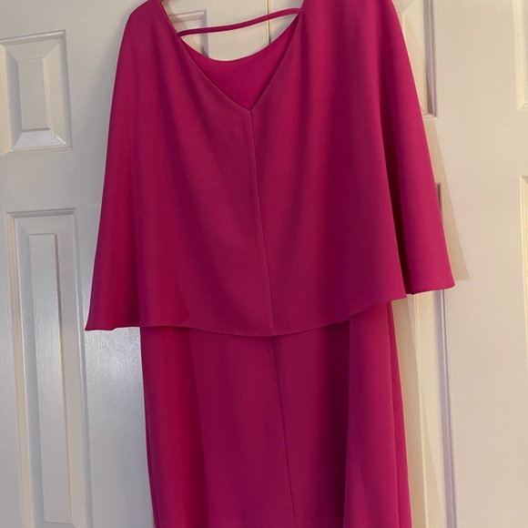 Gianni Bini HOT PINK cape style dress Medium - Picture 8 of 9